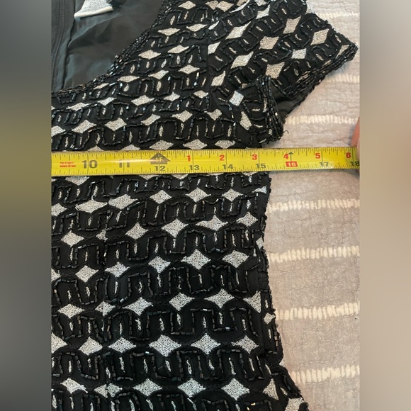 Papell Boutique Evening elegant top Womens med silk beaded silver black formal - Picture 3 of 6